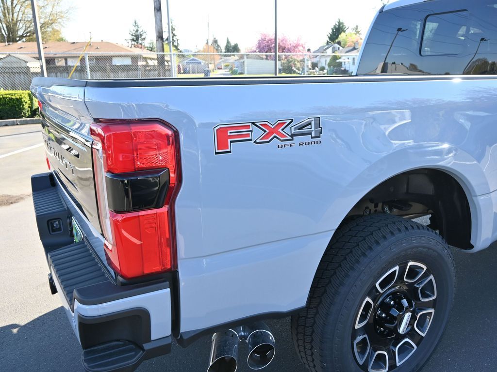 2025 Ford F-350 Super Duty Platinum