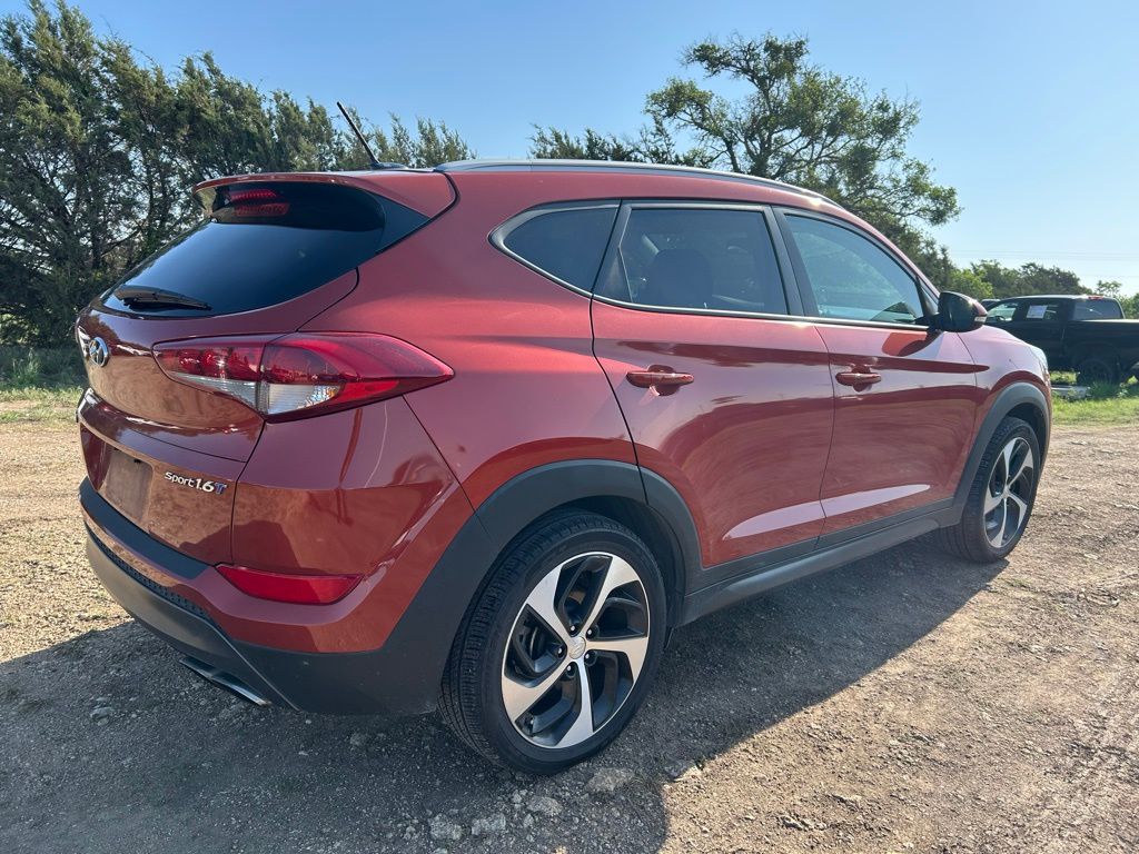 2016 Hyundai Tucson Sport 3