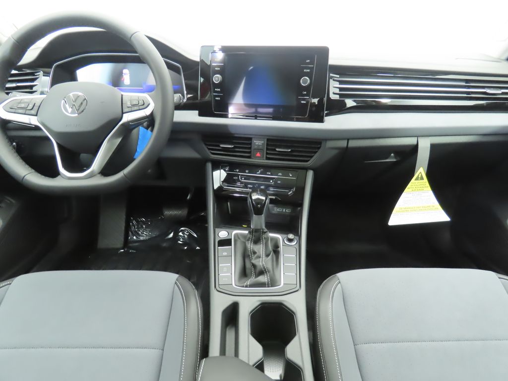 2025 Volkswagen Jetta SE 14