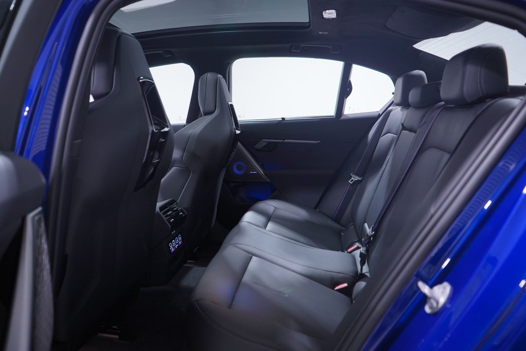 Thumbnail: 2026 BMW M5 - 10