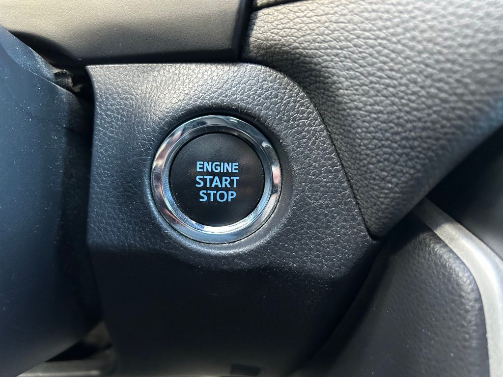 Thumbnail: 2021 Toyota RAV4 - 28