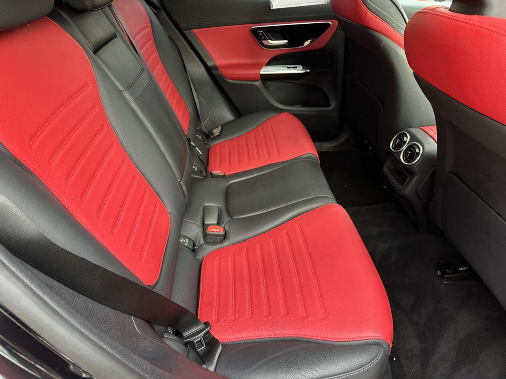 Thumbnail: 2024 Mercedes-Benz GLC - 23