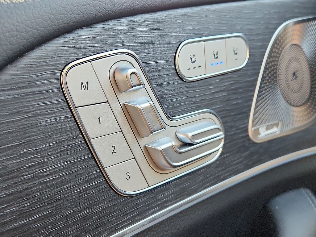 Thumbnail: 2026 Mercedes-Benz GLS - 18