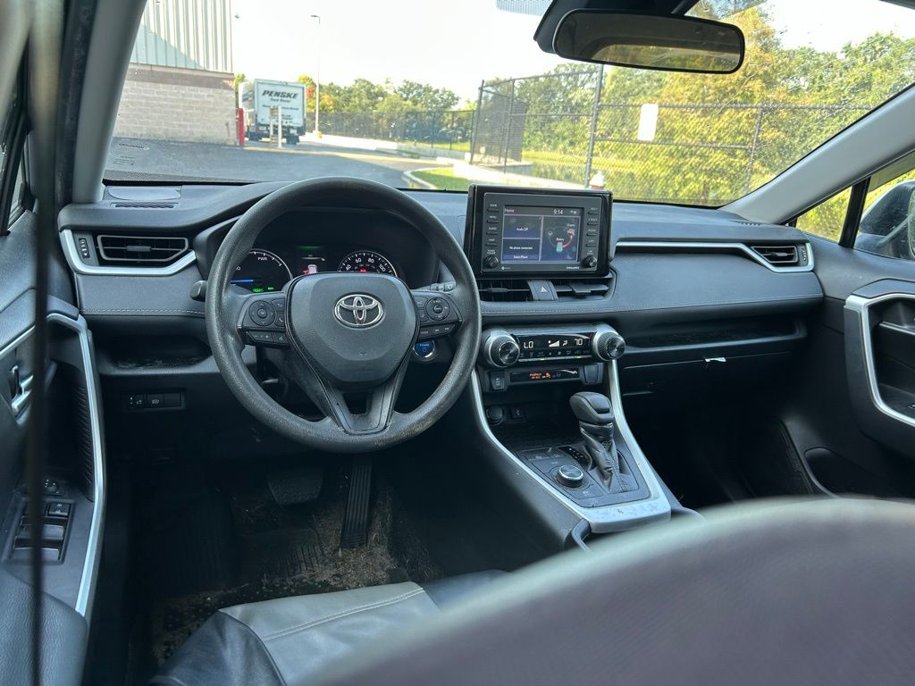 Thumbnail: 2022 Toyota RAV4 - 12