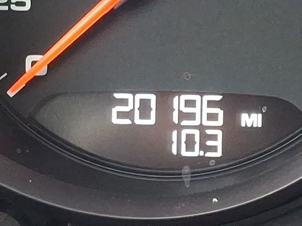 Thumbnail: 2020 Porsche Macan - 23