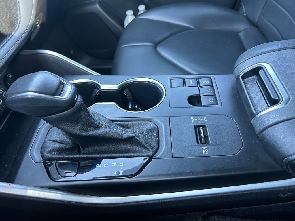 2023 Toyota Highlander XLE 22