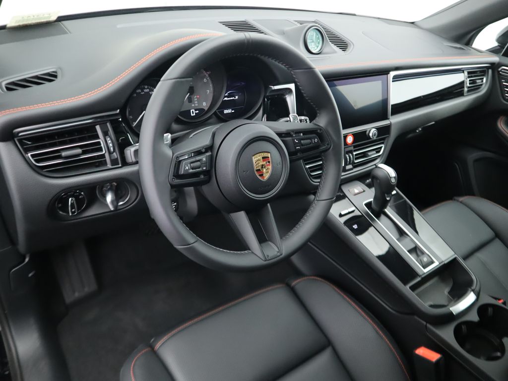 2024 Porsche Macan S 9