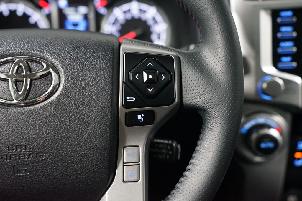 Thumbnail: 2022 Toyota 4Runner - 14