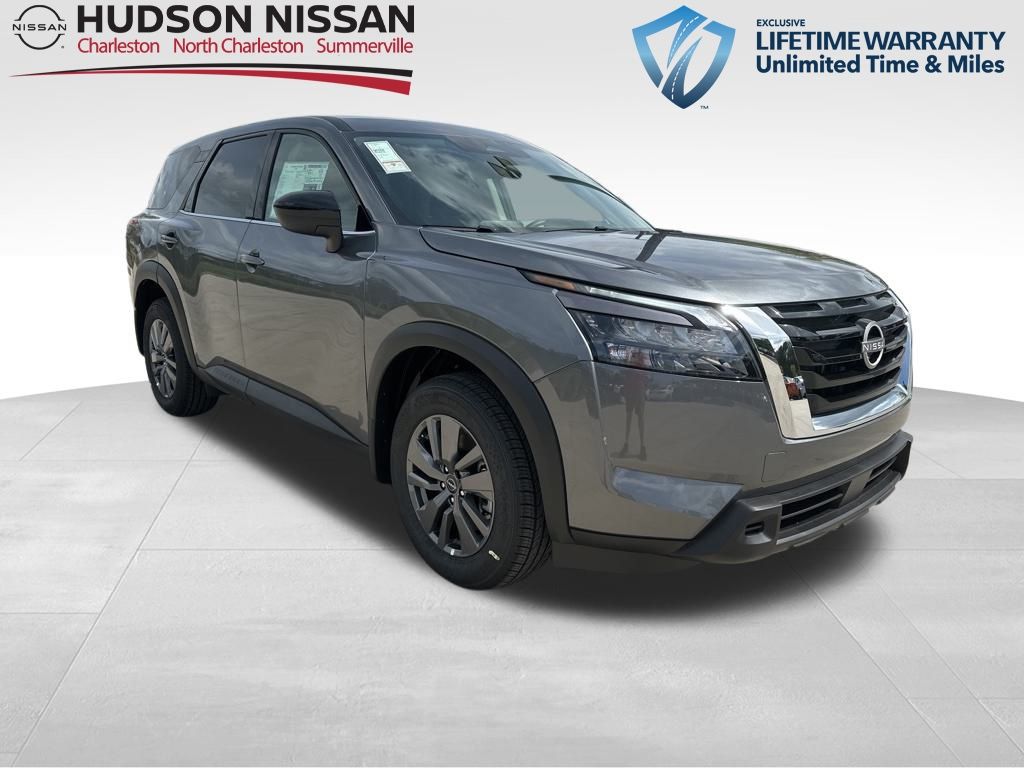 2024 Nissan Pathfinder S 1