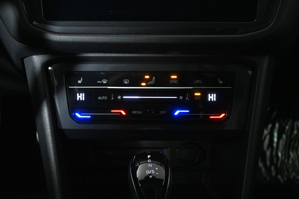 Thumbnail: 2023 Volkswagen Tiguan - 24