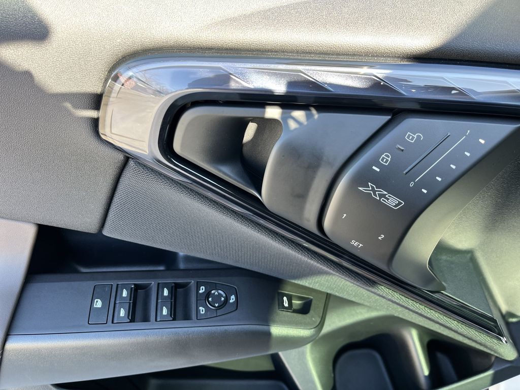 Thumbnail: 2025 BMW X3 - 13