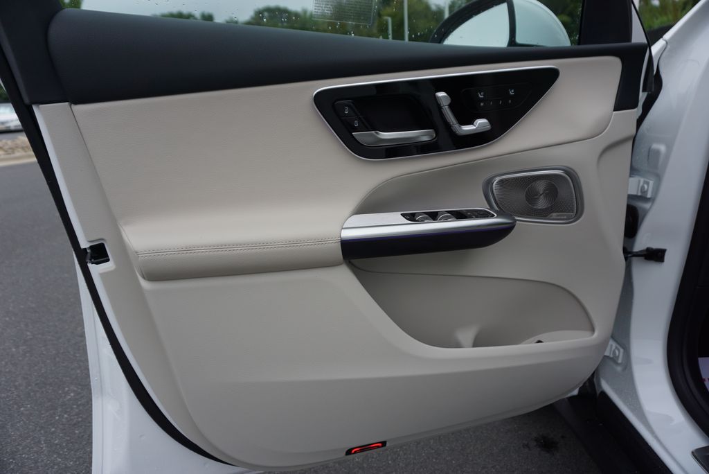 Thumbnail: 2026 Mercedes-Benz GLC - 21