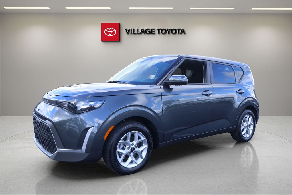 Gravity Gray 2025 Kia Soul SUV / Crossover Front-Wheel Drive Continuously Variable Transmission