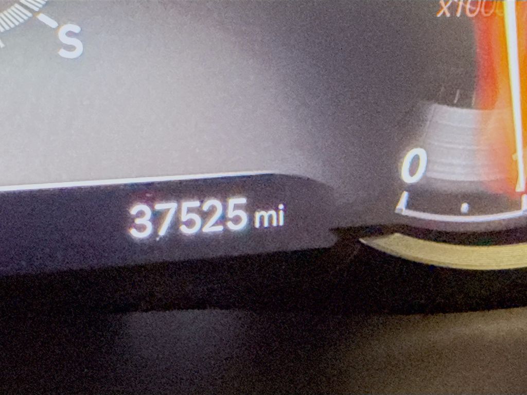 Thumbnail: 2024 Genesis GV70 - 12