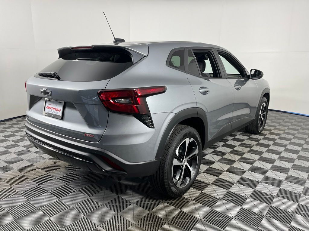 Thumbnail: 2026 Chevrolet Trax - 5
