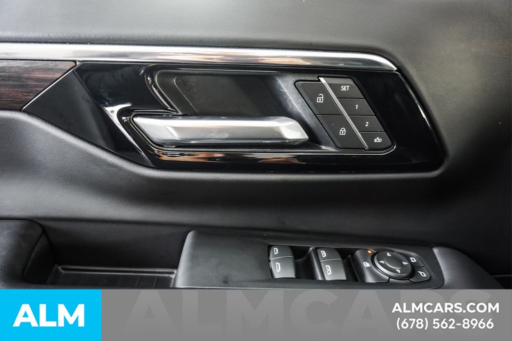 Used 2025 Black Chevrolet LT image 51
