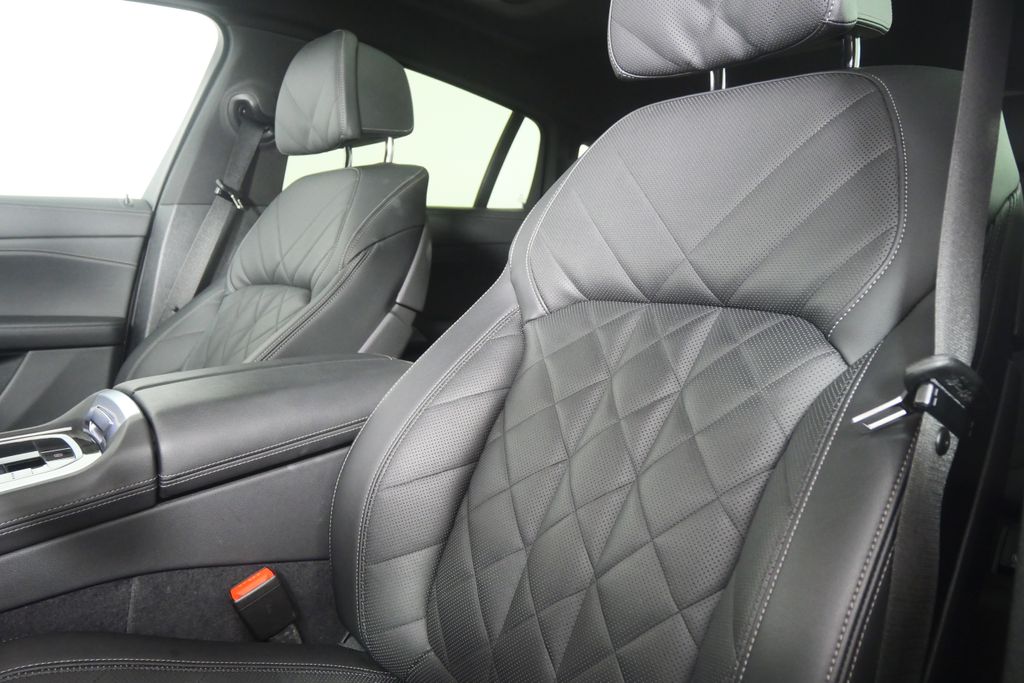 Thumbnail: 2025 BMW X6 - 10