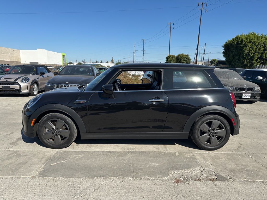 2022 MINI Cooper S Classic 2