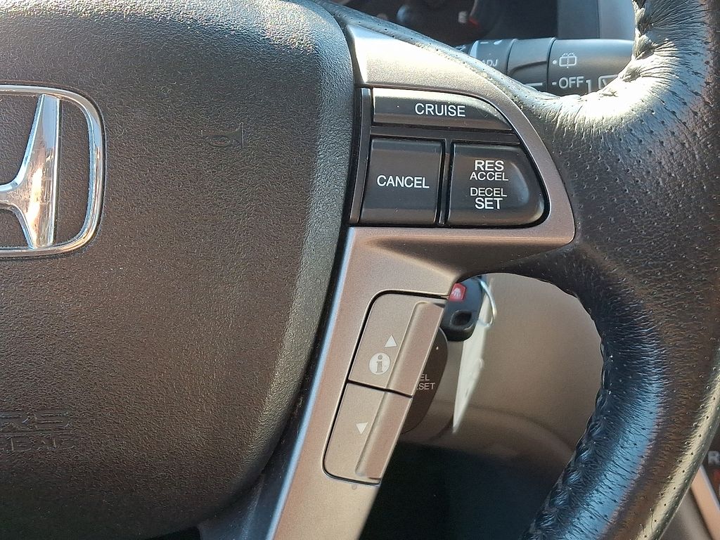 Thumbnail: 2012 Honda Odyssey - 27