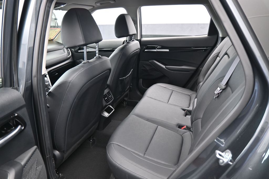 Used 2024 Gravity Gray Kia EX image 36