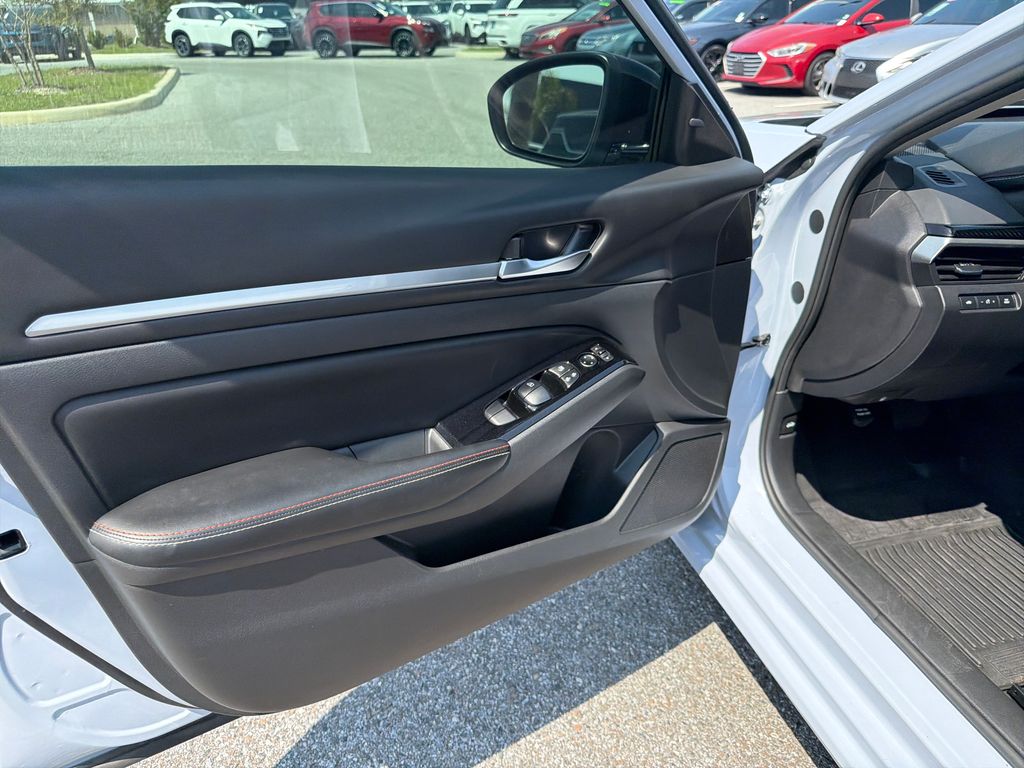 Used 2024 Nissan Altima 2.5 SR 4D Sedan