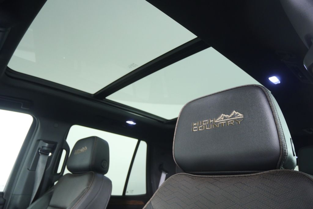 Thumbnail: 2023 Chevrolet Tahoe - 11