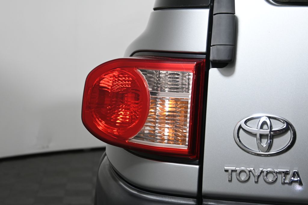 2009 Toyota FJ Cruiser Base 12