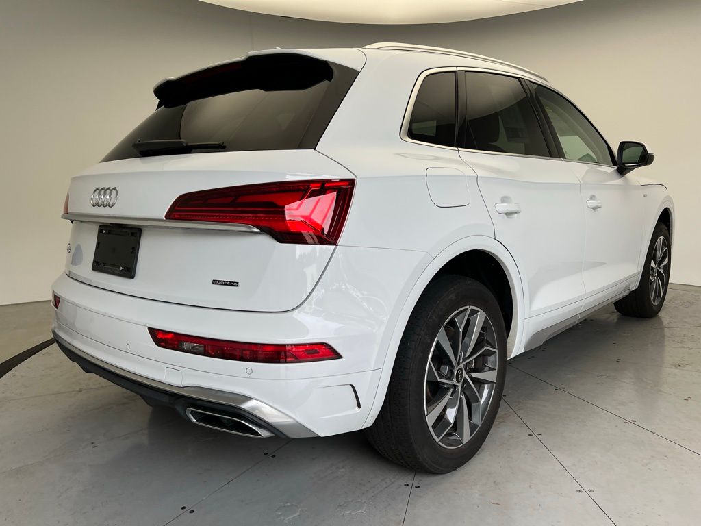 Thumbnail: 2023 Audi Q5 - 3