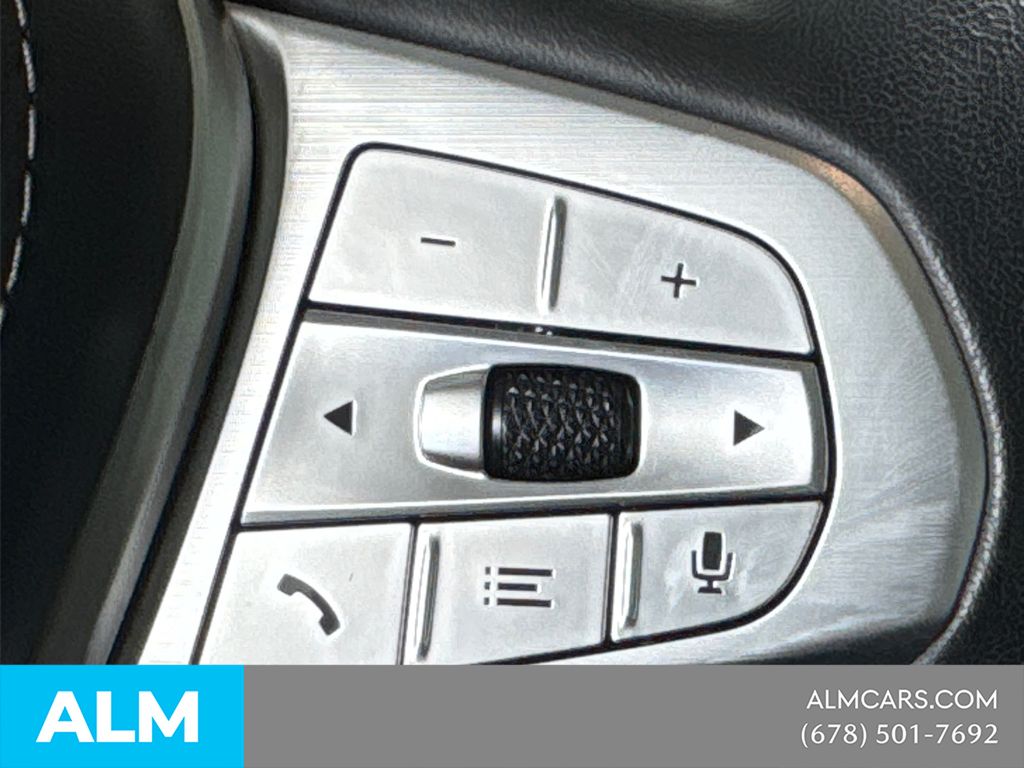 Used 2024  BMW xDrive40i image 31