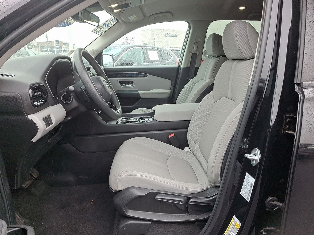 Thumbnail: 2023 Honda Pilot - 14