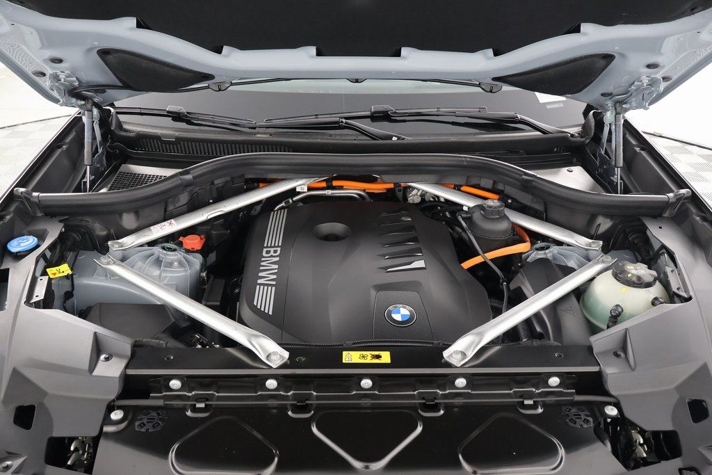 Thumbnail: 2026 BMW X5 - 9