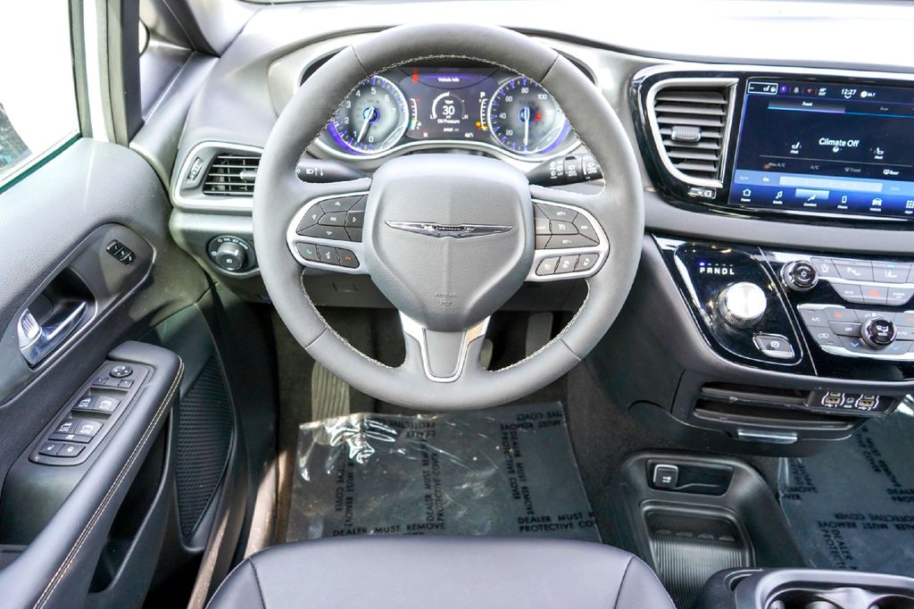 Used Car 2025 Chrysler Pacifica  Select For Sale Under $30,000 In Taylor, Texas