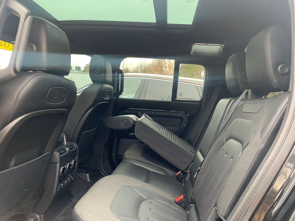 Thumbnail: 2021 Land Rover Defender - 6