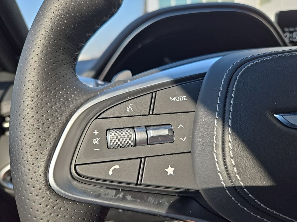 2025 Genesis GV70  30