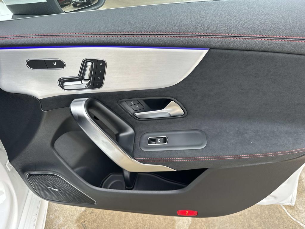 Thumbnail: 2025 Mercedes-Benz CLA - 10