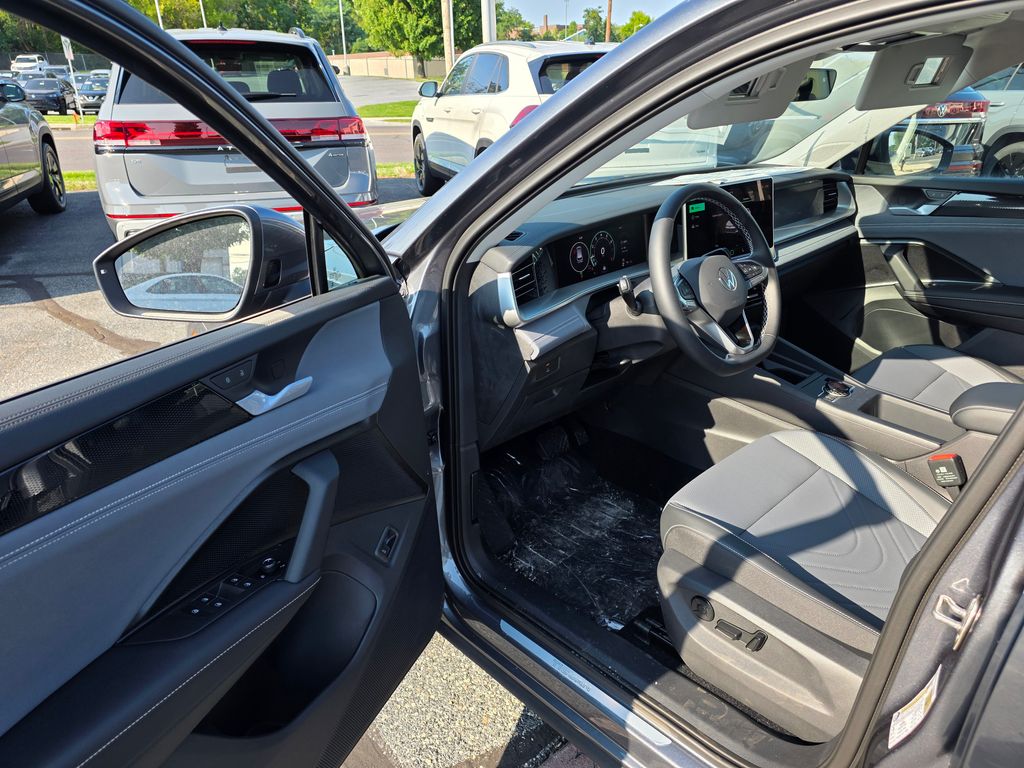 2026 Volkswagen Tiguan 2.0T SE - 8