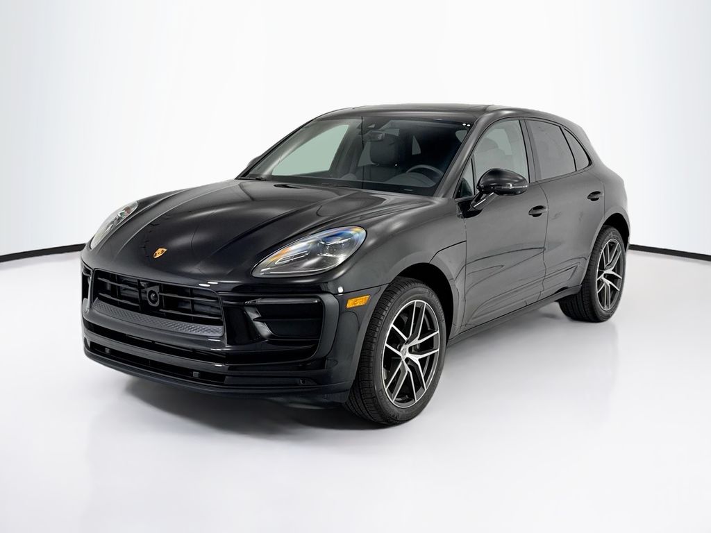 Thumbnail: 2025 Porsche Macan - 1
