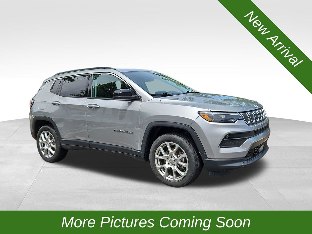 2022 Jeep Compass Latitude Lux 4X4's photo