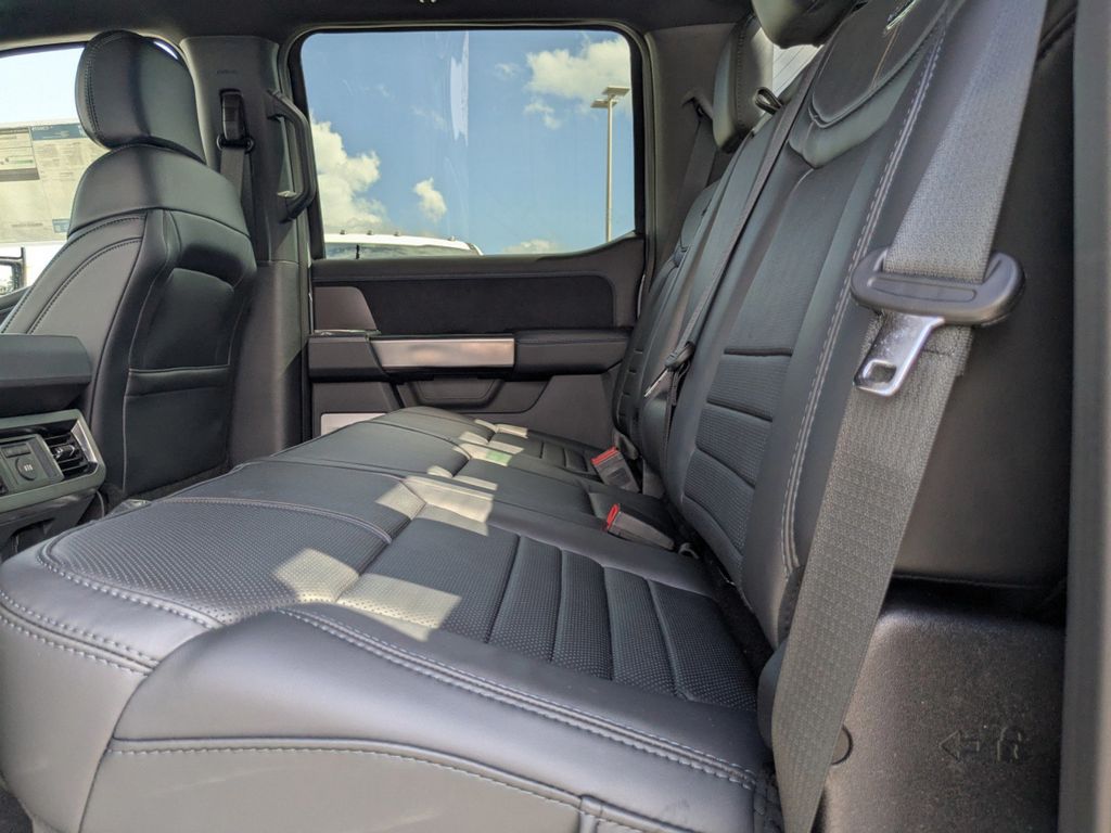 2026 Ford Super Duty F-250 SRW Platinum