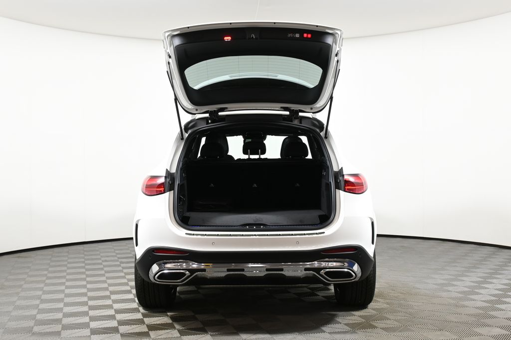 2025 Mercedes-Benz GLC 350 25