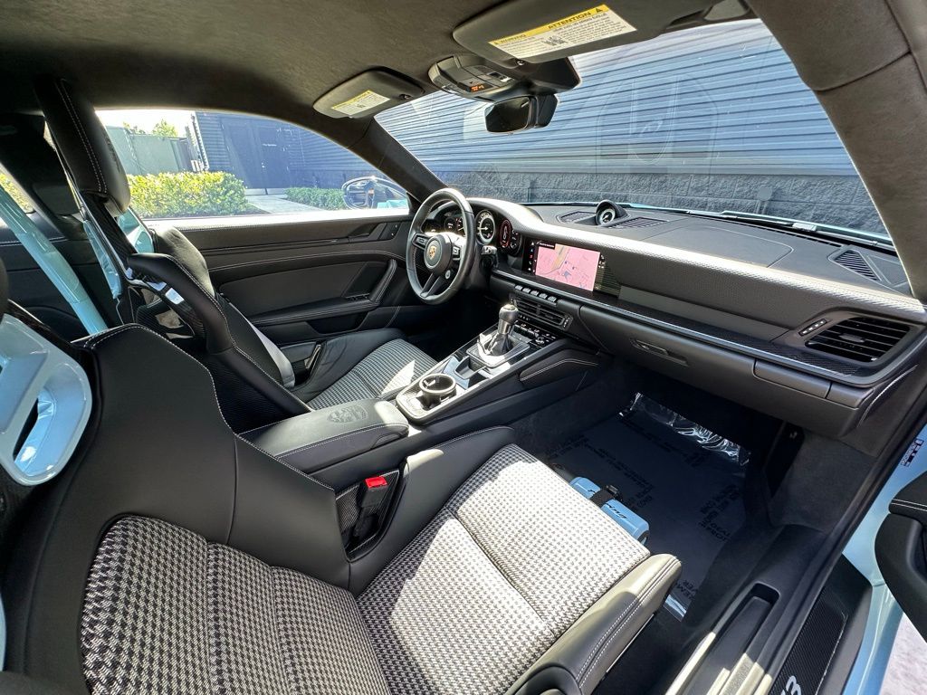 Thumbnail: 2022 Porsche 911 - 31