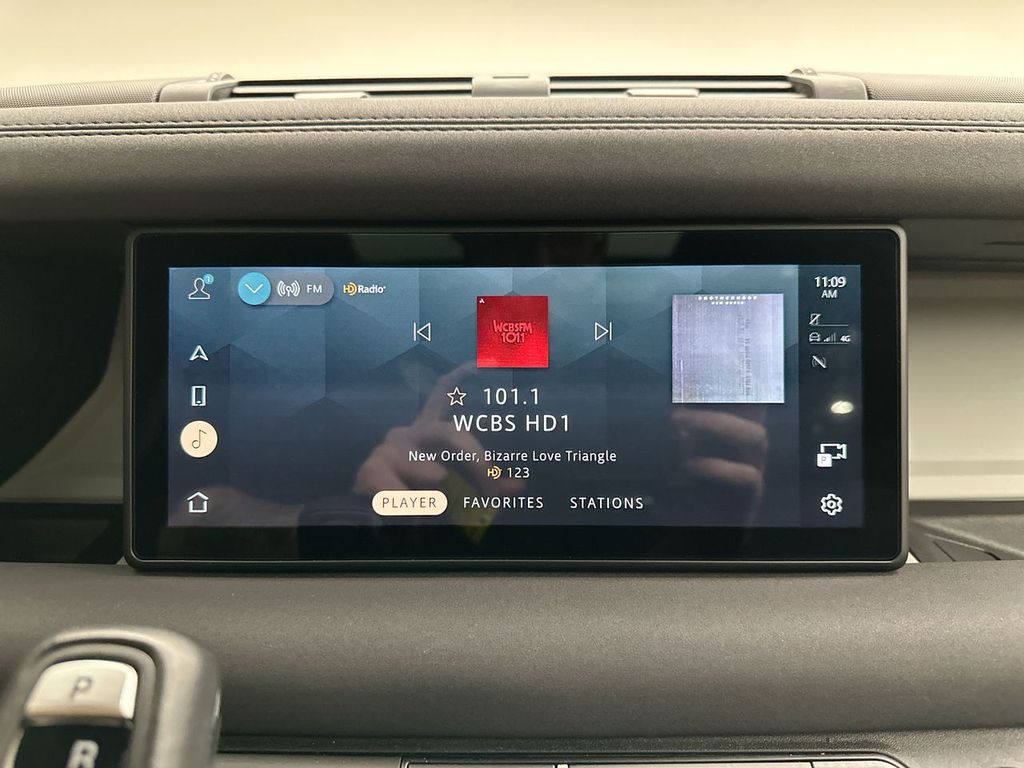 Thumbnail: 2023 Land Rover Defender - 27