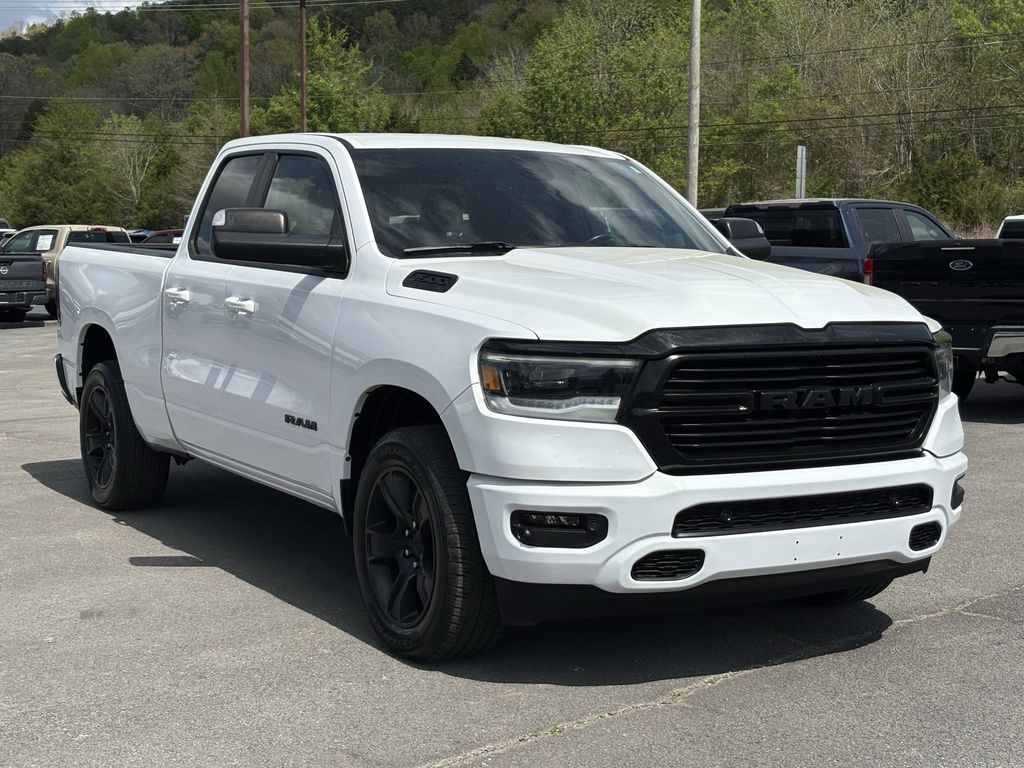 View vehicle photo 4