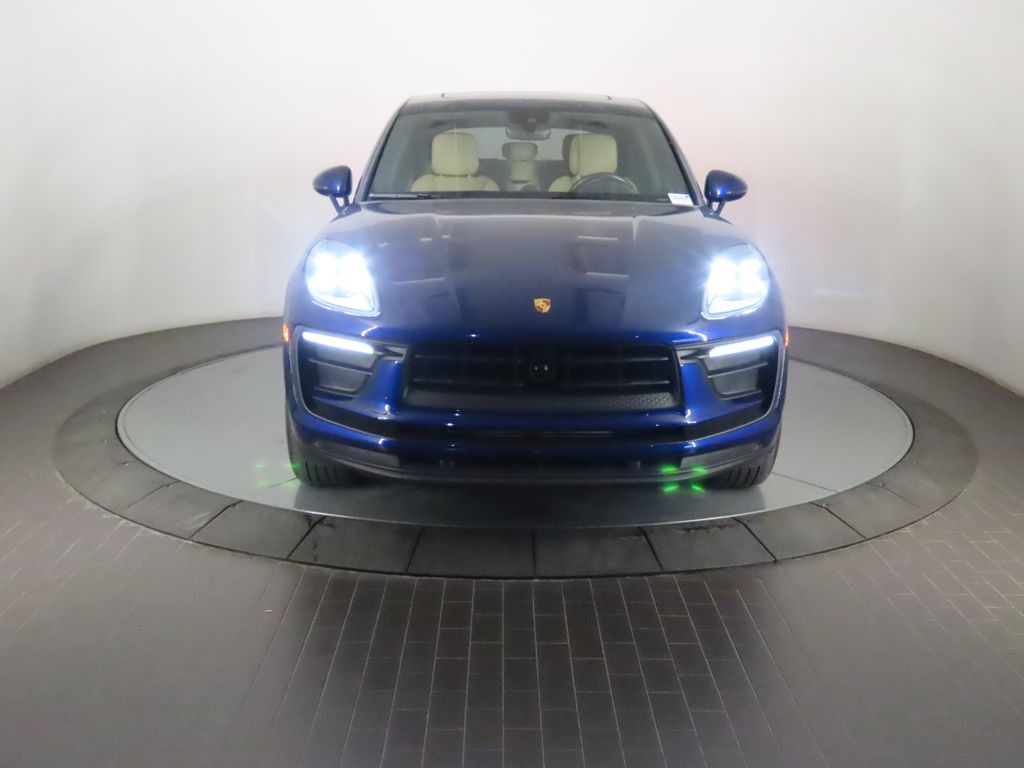 Thumbnail: 2024 Porsche Macan - 10