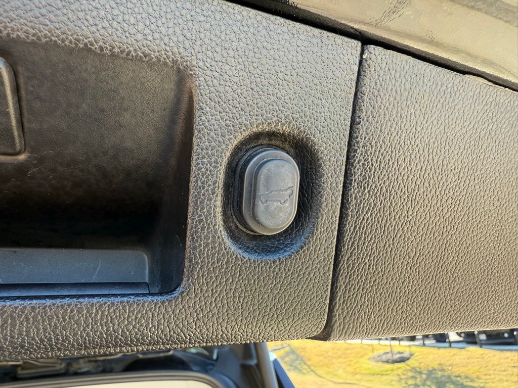 Thumbnail: 2019 Chevrolet Tahoe - 29