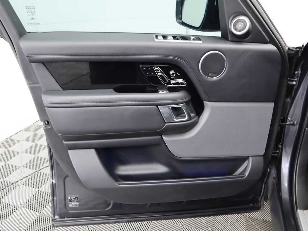 Thumbnail: 2022 Land Rover Range Rover - 24