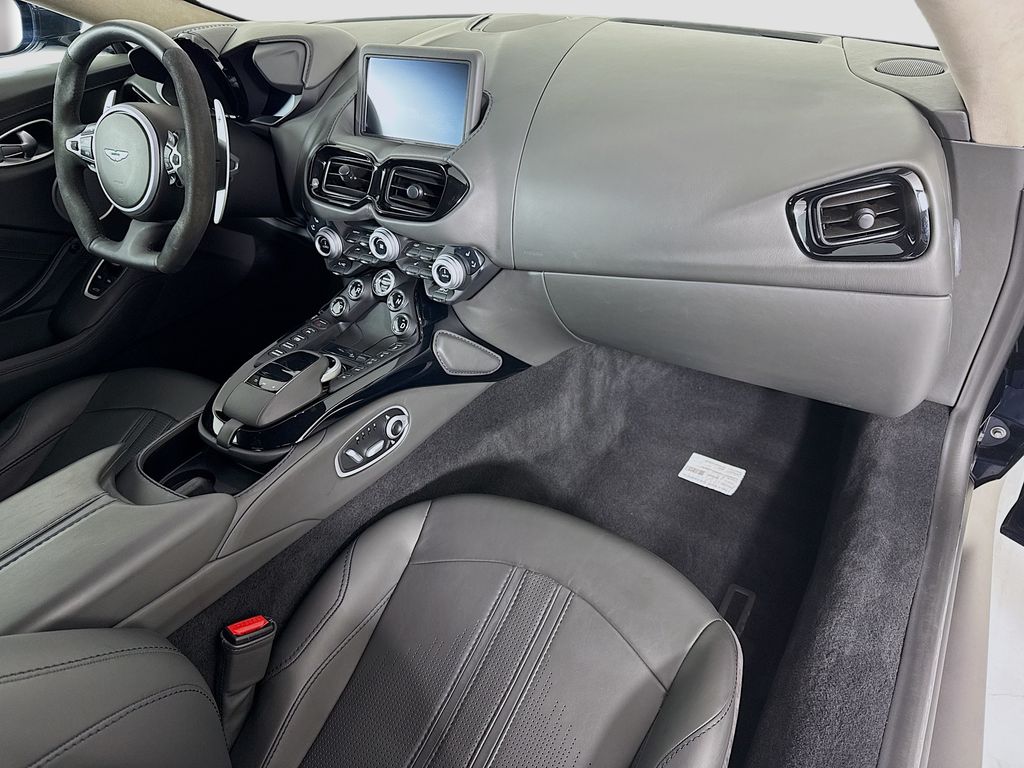 Thumbnail: 2020 Aston Martin Vantage - 17