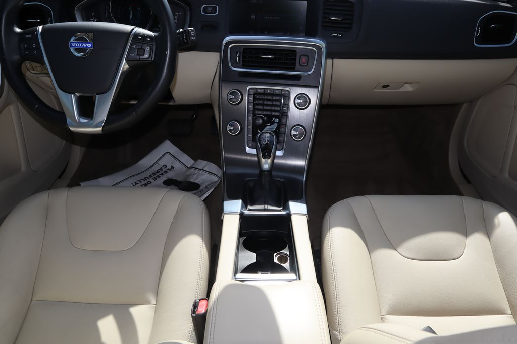 2015 Volvo V60 T5 16