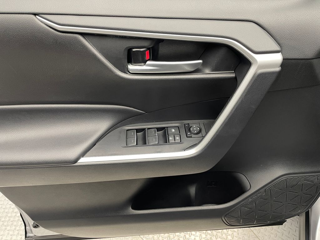 Thumbnail: 2025 Toyota RAV4 - 9