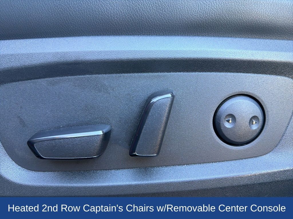 2022 Nissan Pathfinder SL 2WD